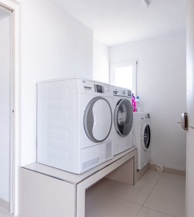 Resa estates Ibiza san Jose te koop villa main washing machine.jpg